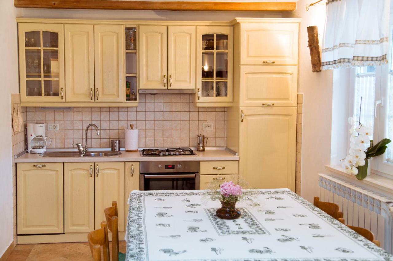 Apartments Tinka Брсеч Екстер'єр фото