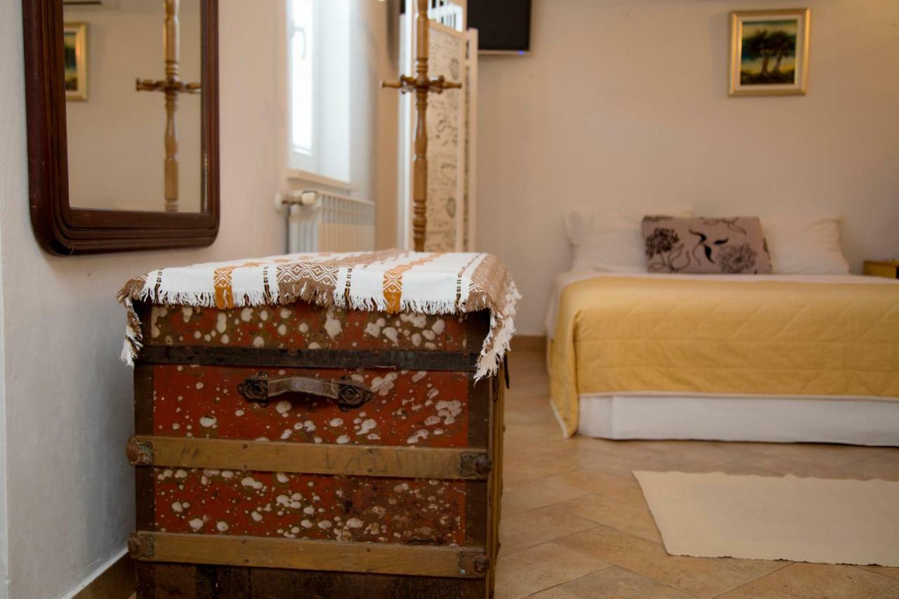 Apartments Tinka Брсеч Екстер'єр фото