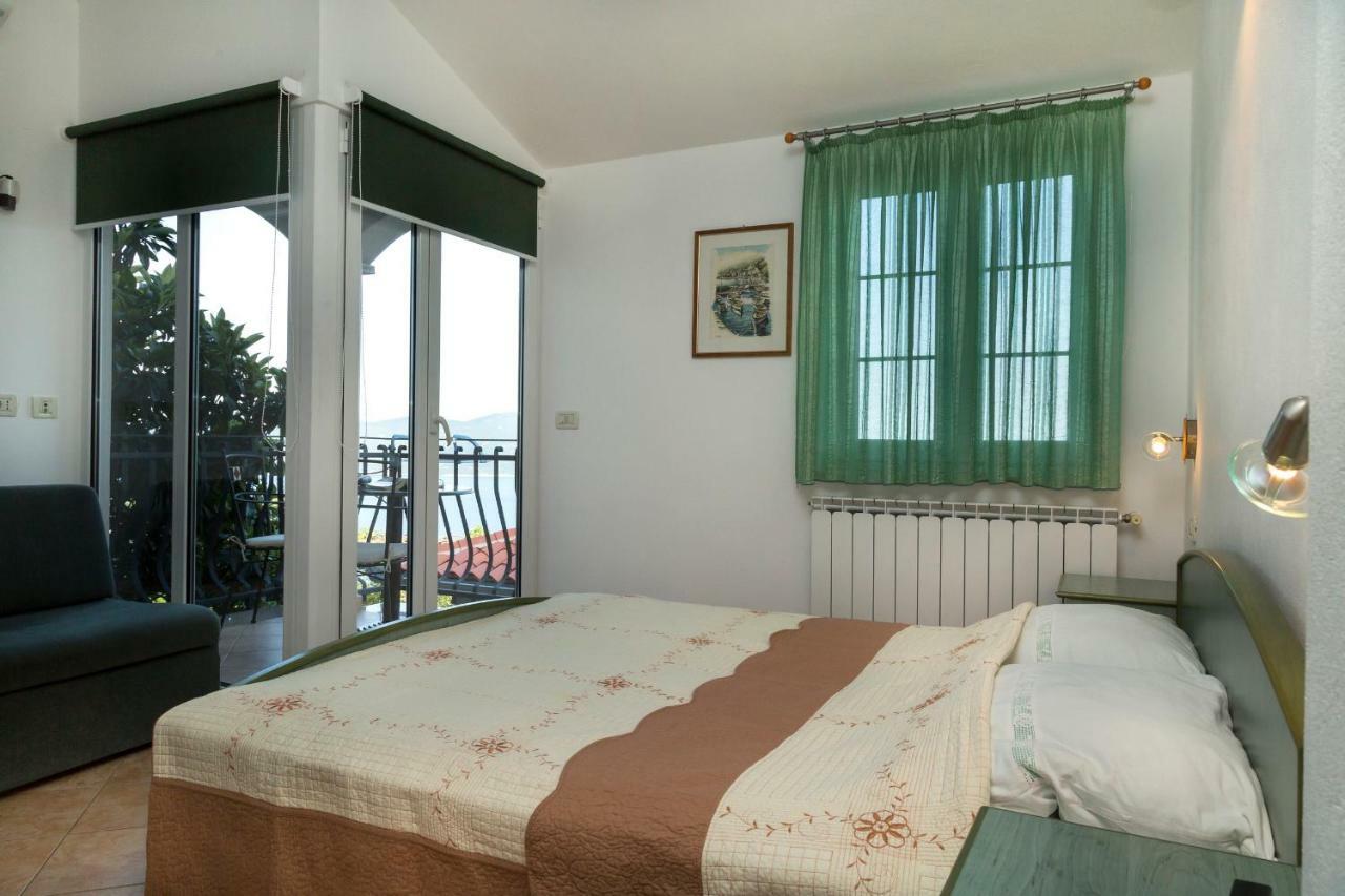 Apartments Tinka Брсеч Екстер'єр фото