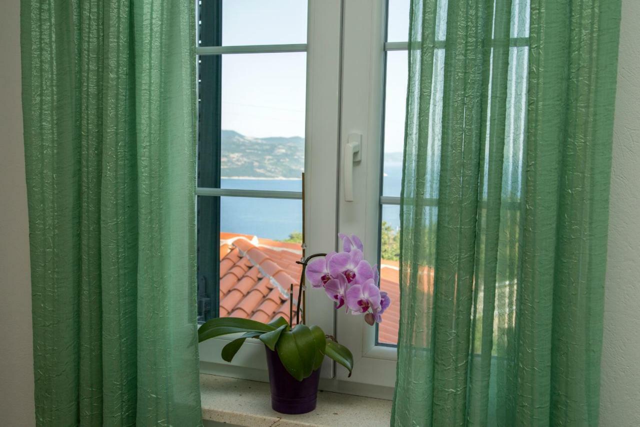 Apartments Tinka Брсеч Екстер'єр фото