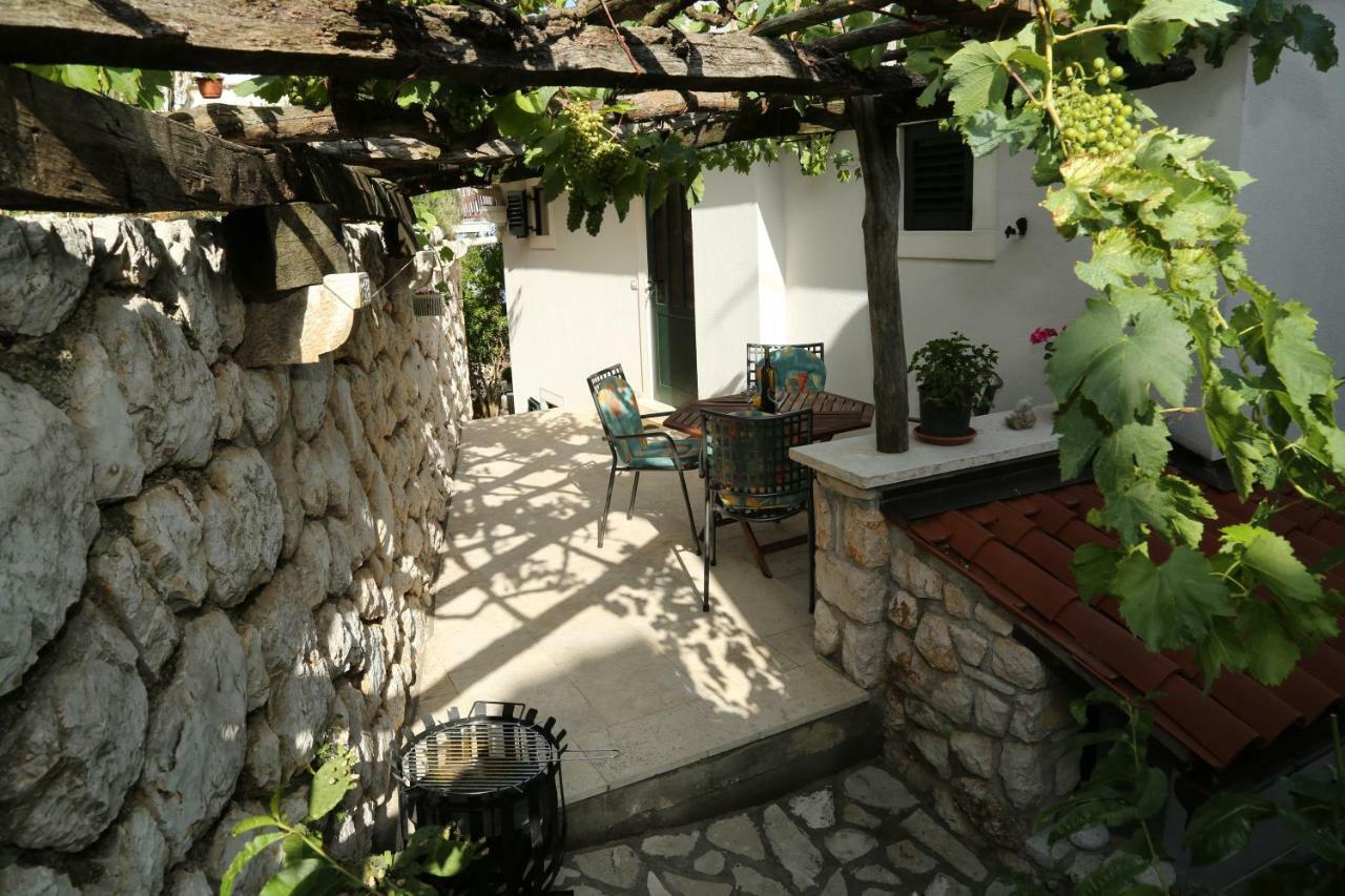 Apartments Tinka Брсеч Екстер'єр фото